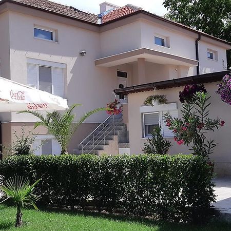 Villa Ros Guest House Svilengrad Buitenkant foto