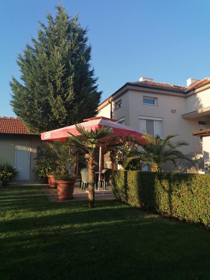 Villa Ros Guest House Svilengrad Buitenkant foto