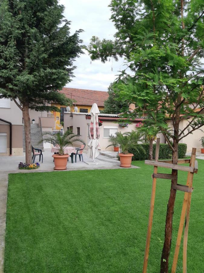 Villa Ros Guest House Svilengrad Buitenkant foto