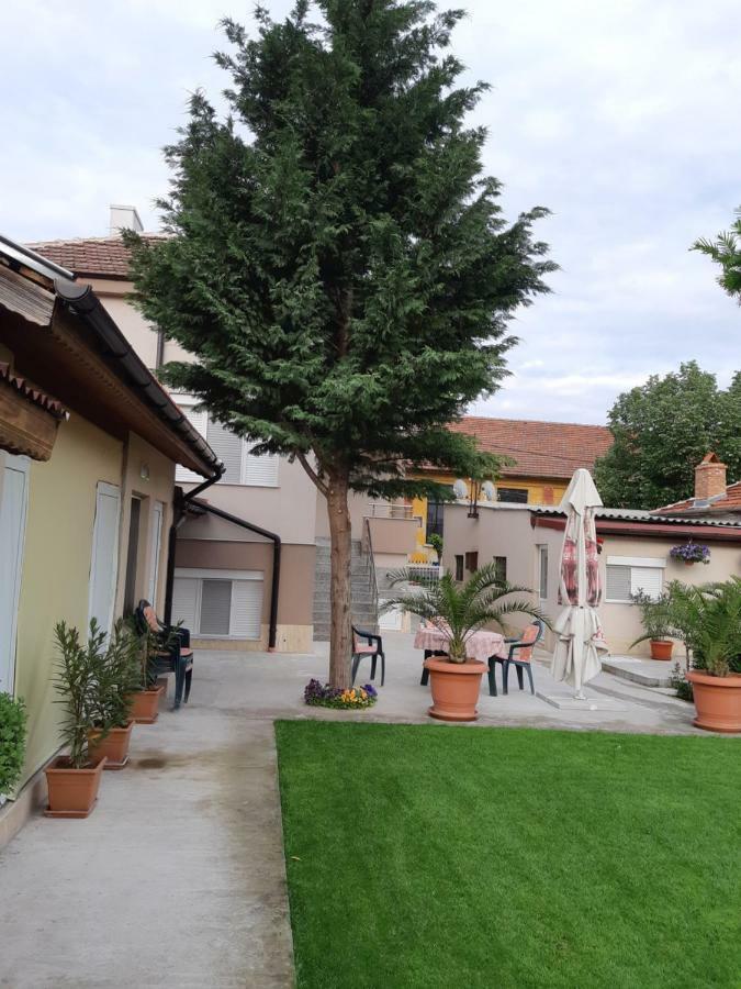 Villa Ros Guest House Svilengrad Buitenkant foto