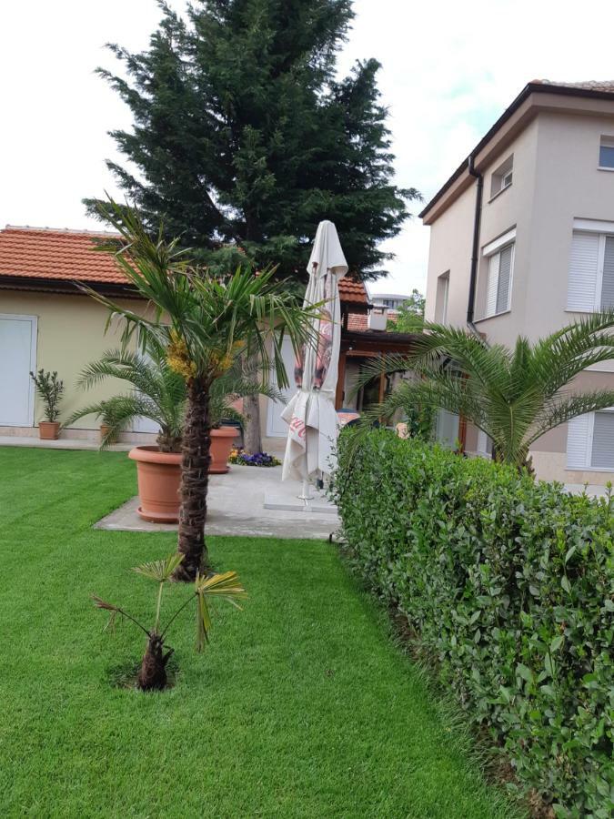 Villa Ros Guest House Svilengrad Buitenkant foto
